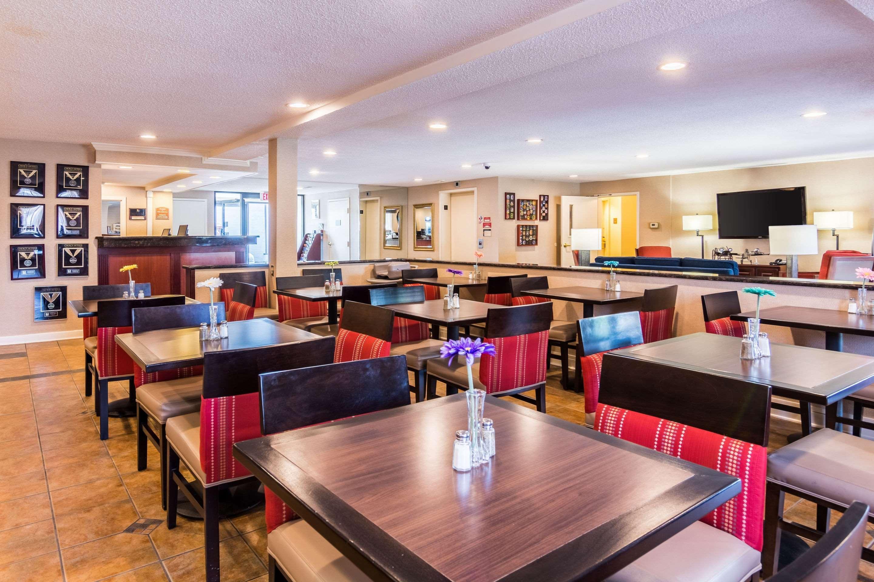 Comfort Inn At Joint Base Andrews Клинтон Экстерьер фото