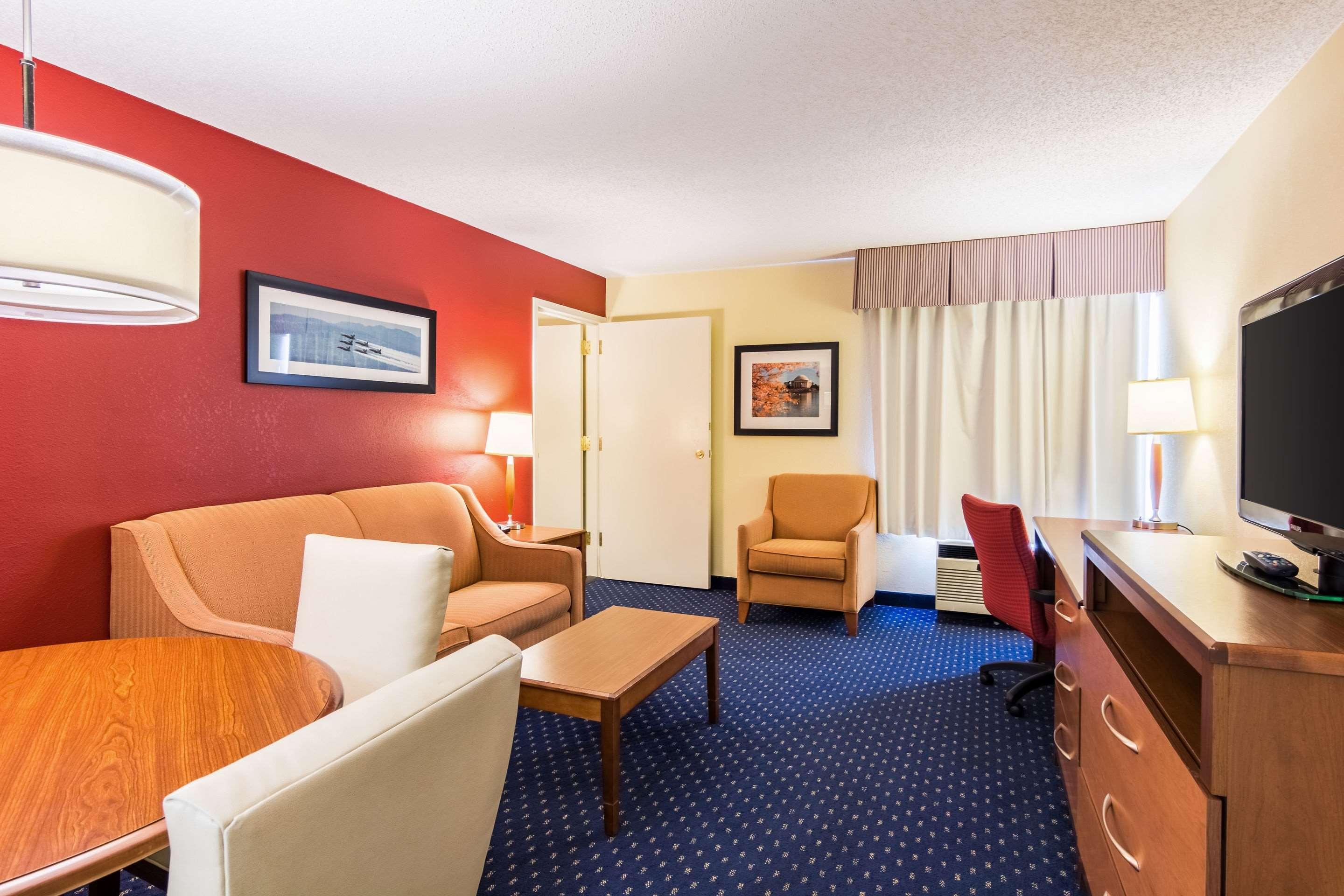 Comfort Inn At Joint Base Andrews Клинтон Экстерьер фото