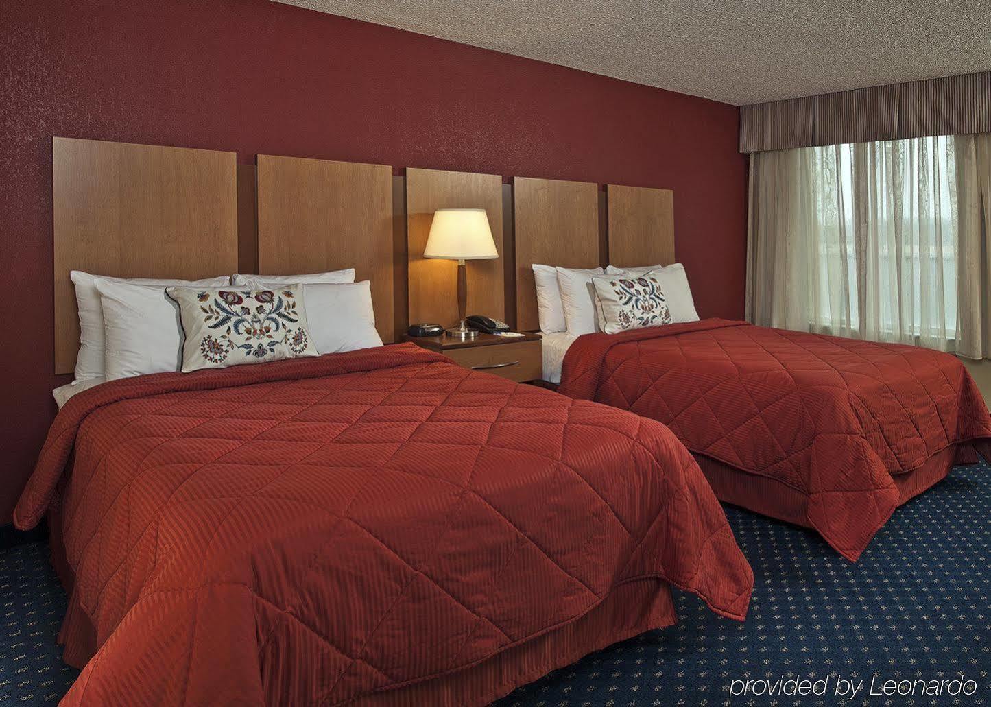 Comfort Inn At Joint Base Andrews Клинтон Экстерьер фото
