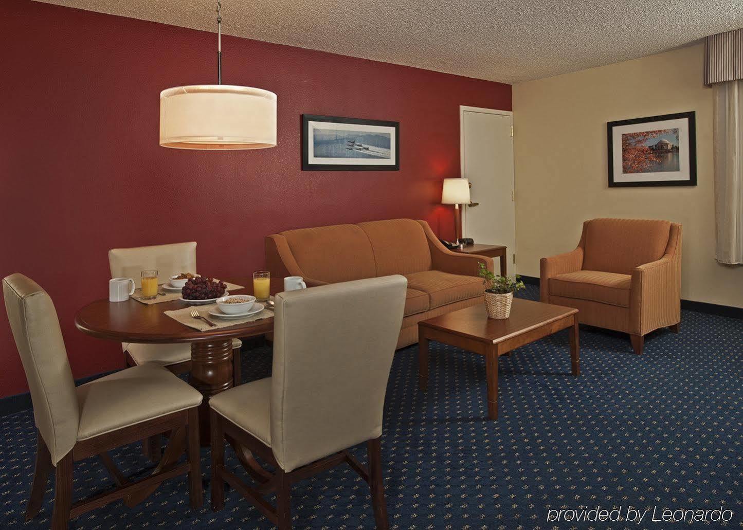 Comfort Inn At Joint Base Andrews Клинтон Экстерьер фото